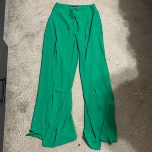 VICI green flowy flare pants. NWOT!! Size M- runs small!